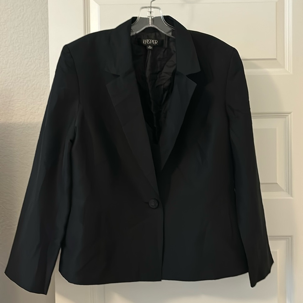 Kasper black 100% silk blazer one button size 16 collared V-neck work wear